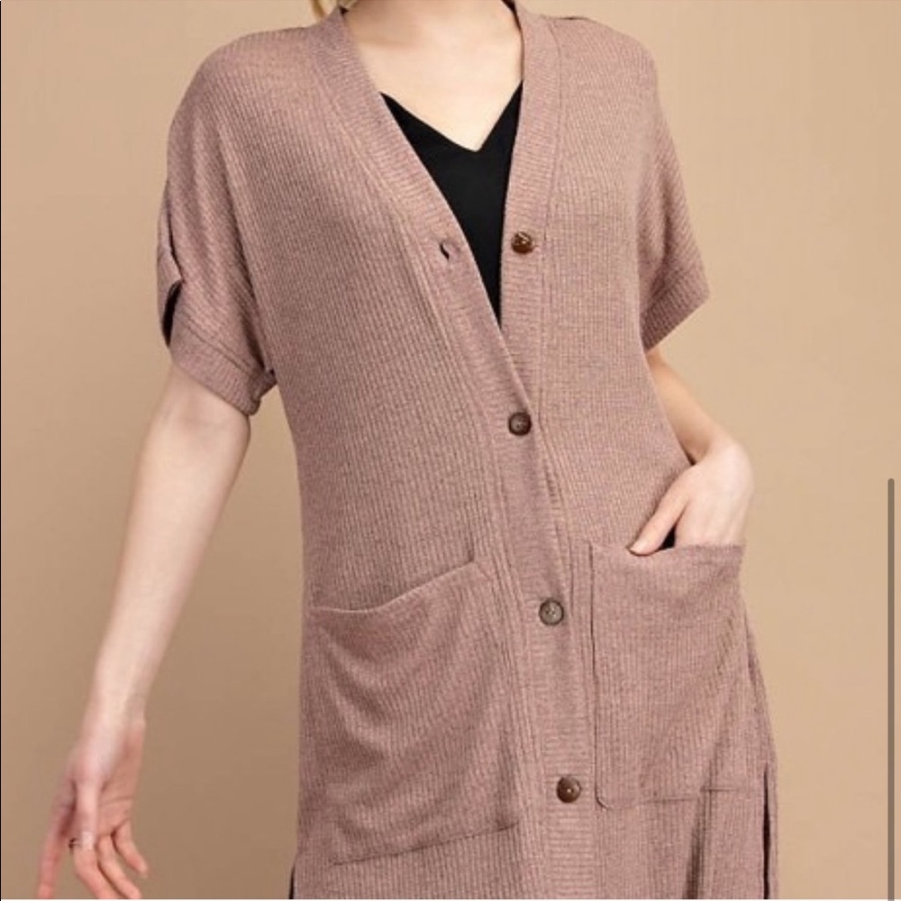•BOUTIQUE• Two Tone Ribbed Button Down Cardigan - Picture 2 of 2